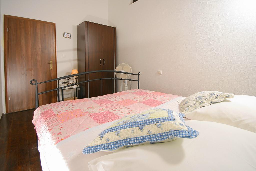 Apartments Parcela Seget Vranjica Zimmer foto